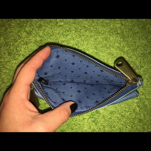 Clearance 🛍 Fossil blue wallet. - Picture 4 of 4